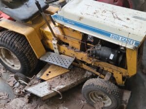Cub-Cadet-Hydrostatic-Garden-Tractor-second-image