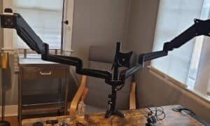 Dual-Monitor-Desk-Mount