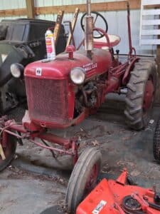 Farmall-Cub-Tractor-Implements-fifth-image