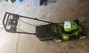 Greenworks-V-Lawn-Mower-third-image