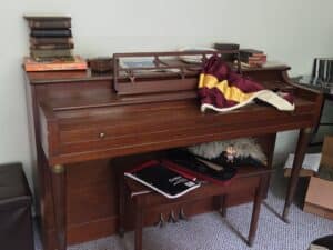 Grinnell-Bros.-Upright-Piano