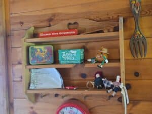 Heart-Cutout-Wall-Shelf