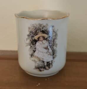 Holly-Hobbie-Porcelain-Vase