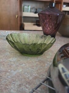 Indiana-Glass-Sunflower-Bowl-second-image