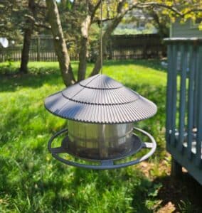 Metal-and-plastic-bird-feeder-1
