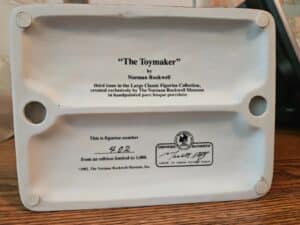 Norman-Rockwell-The-Toymaker-Figurine-second-image