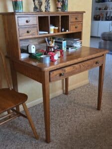 Oak-Shaker-Style-Writing-Desk-with-Hutch