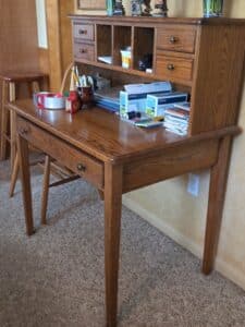 Oak-Shaker-Style-Writing-Desk-with-Hutch-second-image