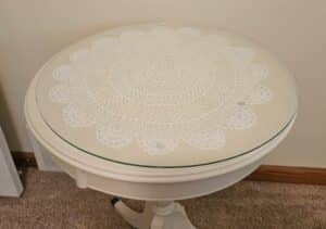 Round-Pedestal-Accent-Table-second-image