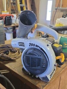 Ryobi-Gas-Leaf-Blower-second-image