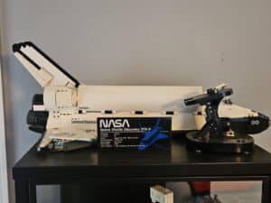 Space-Shuttle-Discovery-LEGO-Set