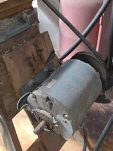 Vintage-Cast-Iron-Jointer-third-image