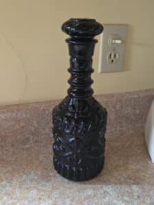 Vintage-Jim-Beam-Black-Glass-Decanter