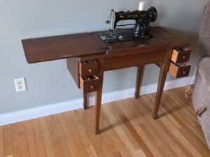 Vintage-Singer-Sewing-Cabinet-second-image