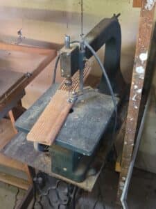 Vintage-Treadle-Scroll-Saw-Station-second-image