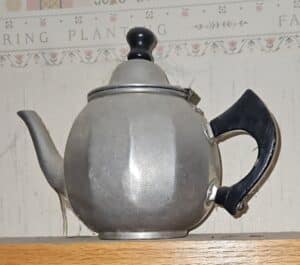Wear-Ever-Aluminum-Teapot