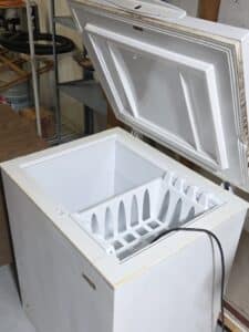 White-chest-freezer-second-image