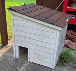 Wooden-Outdoor-Pet-Shelter