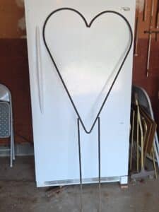 Wrought-Iron-Heart-Garden-Stake
