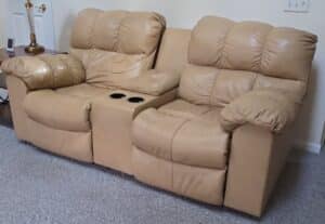 Dual-Reclining-Loveseat-with-Console-second-image
