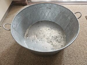 Embossed-Galvanized-Oval-Beverage-Tub-second-image