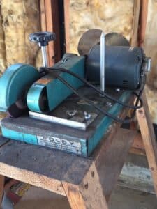 FOLEY-Rotary-Lawn-Mower-Blade-Grinder-Balancer-second-image