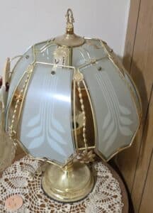 Floral-Glass-Panel-Touch-Lamp-second-image