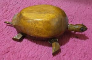 Hand-Carved-Wooden-Turtle-Trinket-Box-second-image