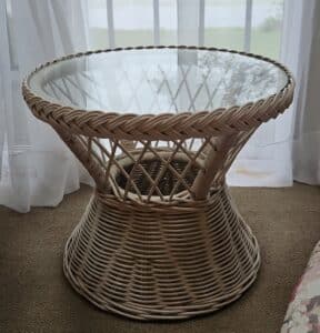 Hourglass-Wicker-Side-Table