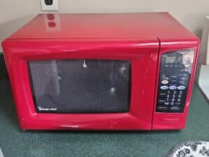Magic-Chef-Red-Countertop-Microwave