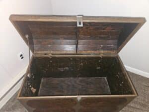 Mid-Century-Modern-Storage-Chest-second-image