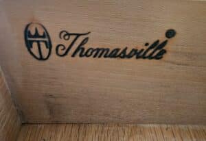 Oak-China-Cabinet-third-image
