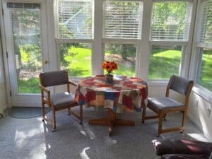 Oak-Dining-Table-and-Chairs