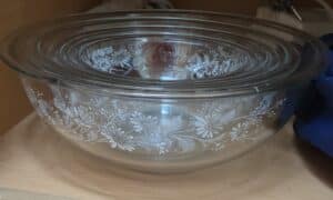 Pyrex-Colonial-Mist-Mixing-Bowls