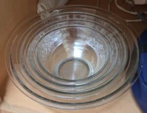 Pyrex-Colonial-Mist-Mixing-Bowls-second-image