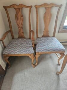 Queen-Anne-Oak-Dining-Set-third-image
