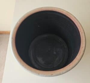 Salmon-Falls-Stoneware-Crock-second-image