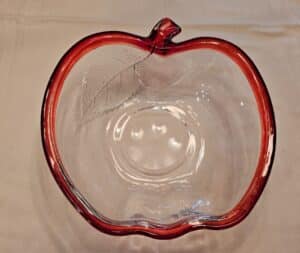 Studio-Nova-Apple-Shaped-Glass-Bowl-second-image