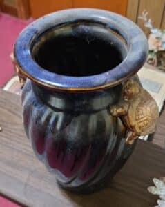 Turtle-Handle-Ceramic-Vase-second-image