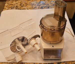 Vintage-Cuisinart-Food-Processor-second-image