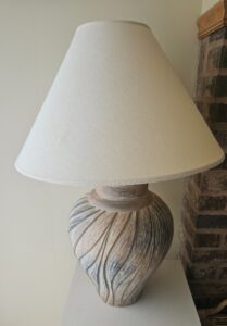 Vintage-Swirled-Ceramic-Table-Lamp-second-image