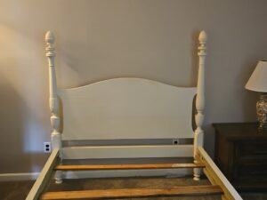 White-Painted-Poster-Bed-second-image