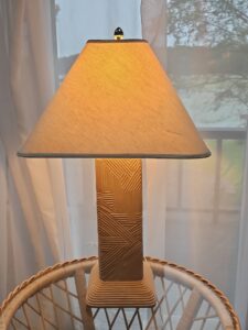 Woven-Rattan-Table-Lamp