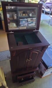 Bombay-Company-Jewelry-Armoire-third-image