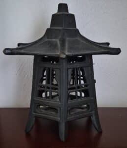 Cast-Iron-Japanese-Style-Pagoda-Lantern