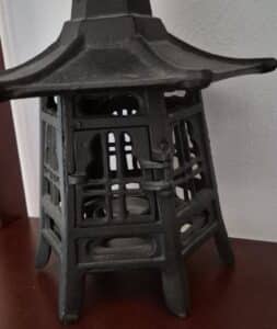 Cast-Iron-Japanese-Style-Pagoda-Lantern-second-image