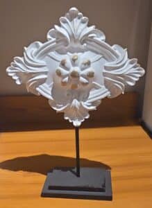 Decorative-Architectural-Ceiling-Medallion-on-Stand
