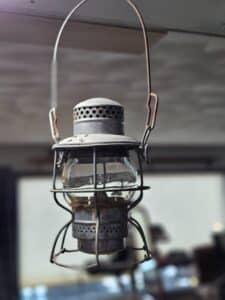 Dietz-Vesta-Railroad-Lantern-1