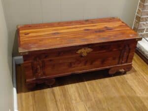 Ed-Roos-Company-Forest-Park-Line-Cedar-Chest