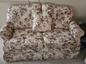 Floral-Upholstered-Loveseat